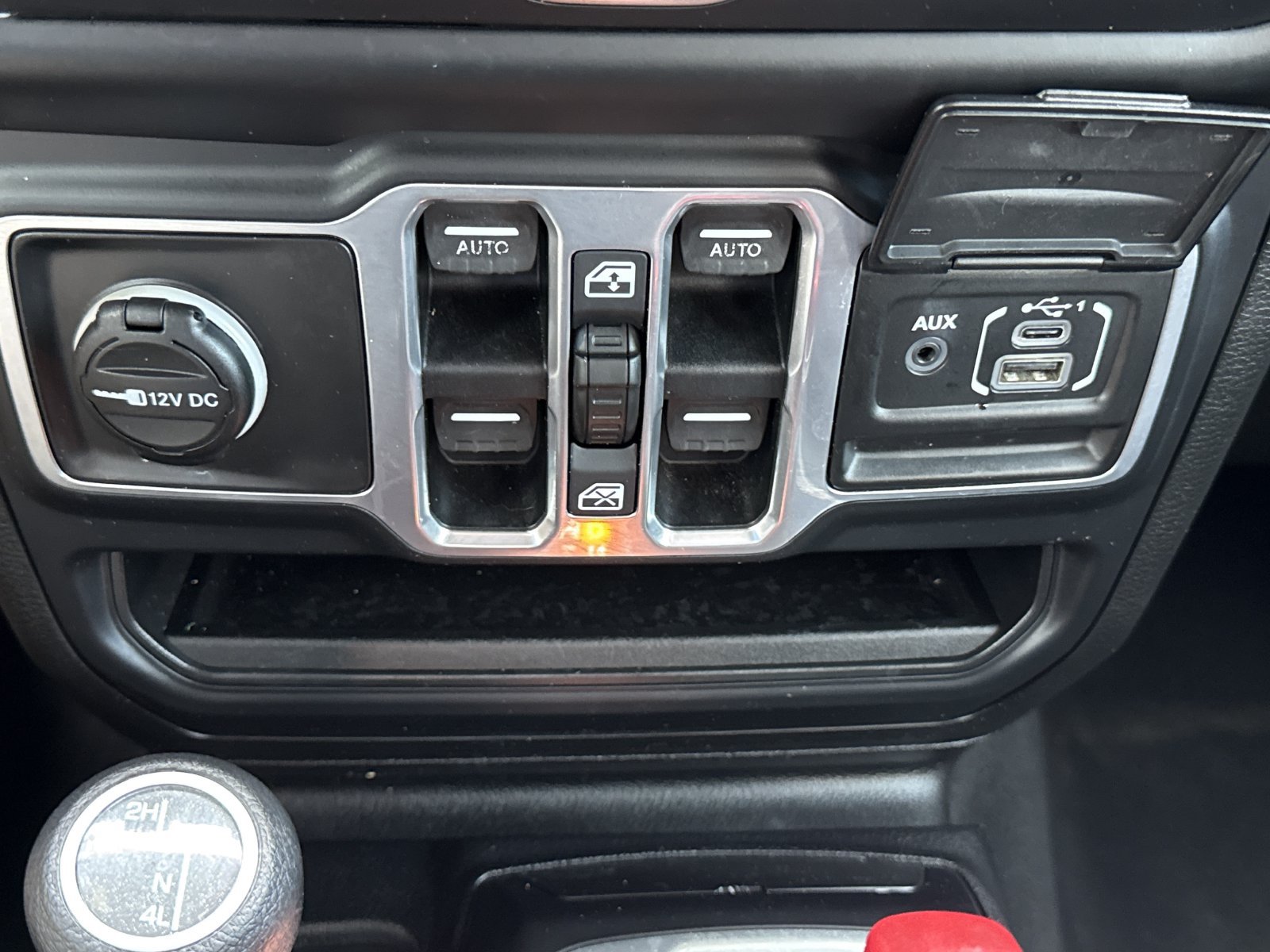 Used 2018 Jeep Wrangler Unlimited Sport S AWD/4WD image 24