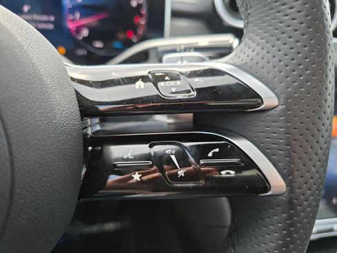 Used 2025 Mercedes-Benz C 300 4MATIC Sedan image 35