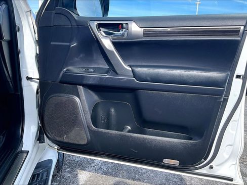 Used 2023 Lexus GX 460 Premium image 22