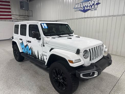 Used 2021 Jeep Wrangler Unlimited Sahara w/ Cold Weather Group AWD/4WD image 2