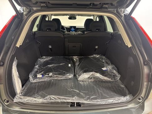 New 2026 Volvo XC60 B5 Core w/ Climate Package AWD/4WD image 29