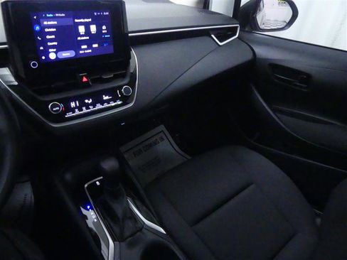 Used 2023 Toyota Corolla LE image 12