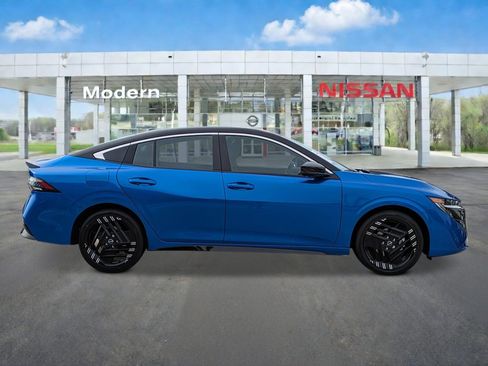 New 2027 Nissan Sentra SR w/ Floor Mat Package FWD image 6