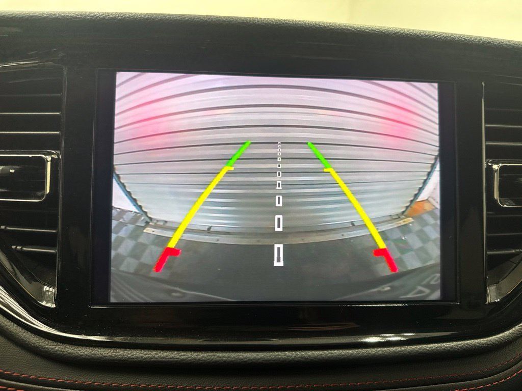 Used 2025 Dodge Durango GT RWD image 16