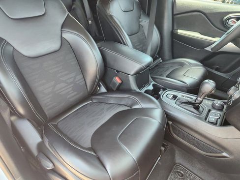 Used 2022 Jeep Cherokee Latitude image 17