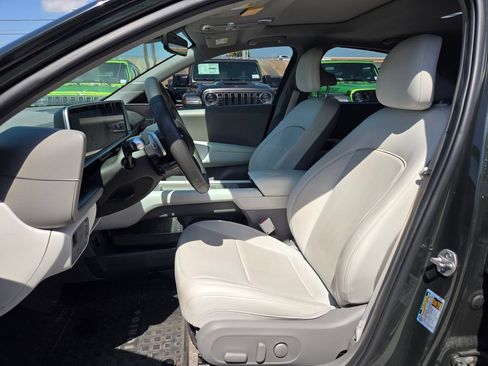 Used 2023 Hyundai Ioniq 6 Limited RWD image 9