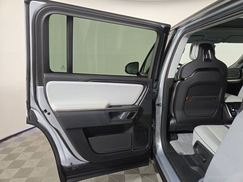 Used 2024 Rivian R1S Adventure AWD/4WD image 17
