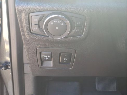 Used 2019 Ford F150 Platinum w/ Equipment Group 701A Luxury AWD/4WD image 19