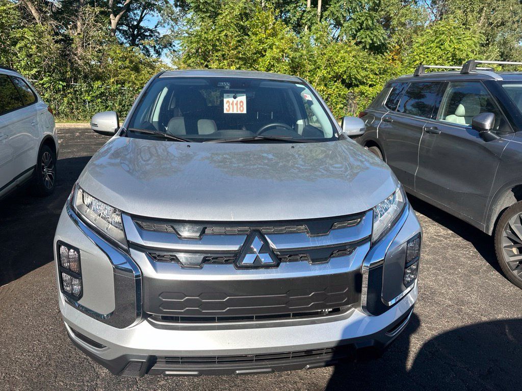 Used 2026 Mitsubishi Outlander Sport SE AWD/4WD image 2