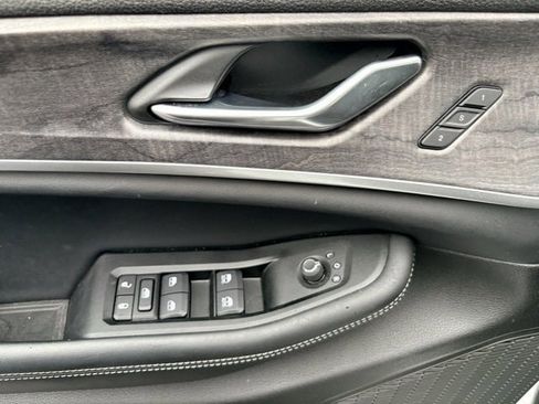 Used 2025 Jeep Grand Cherokee L Limited w/ Trailer Tow Package image 9