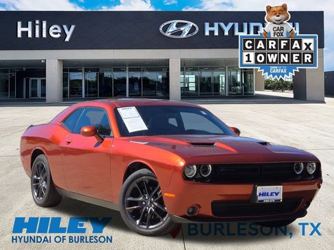 Used 2022 Dodge Challenger SXT w/ Plus Package image 1