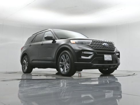 Used 2022 Ford Explorer XLT w/ Equipment Group 202A RWD image 51