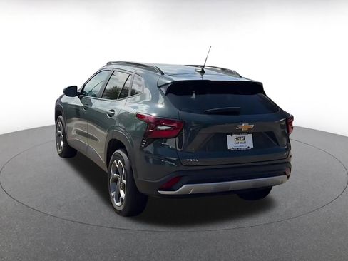 Used 2025 Chevrolet Trax LT image 11
