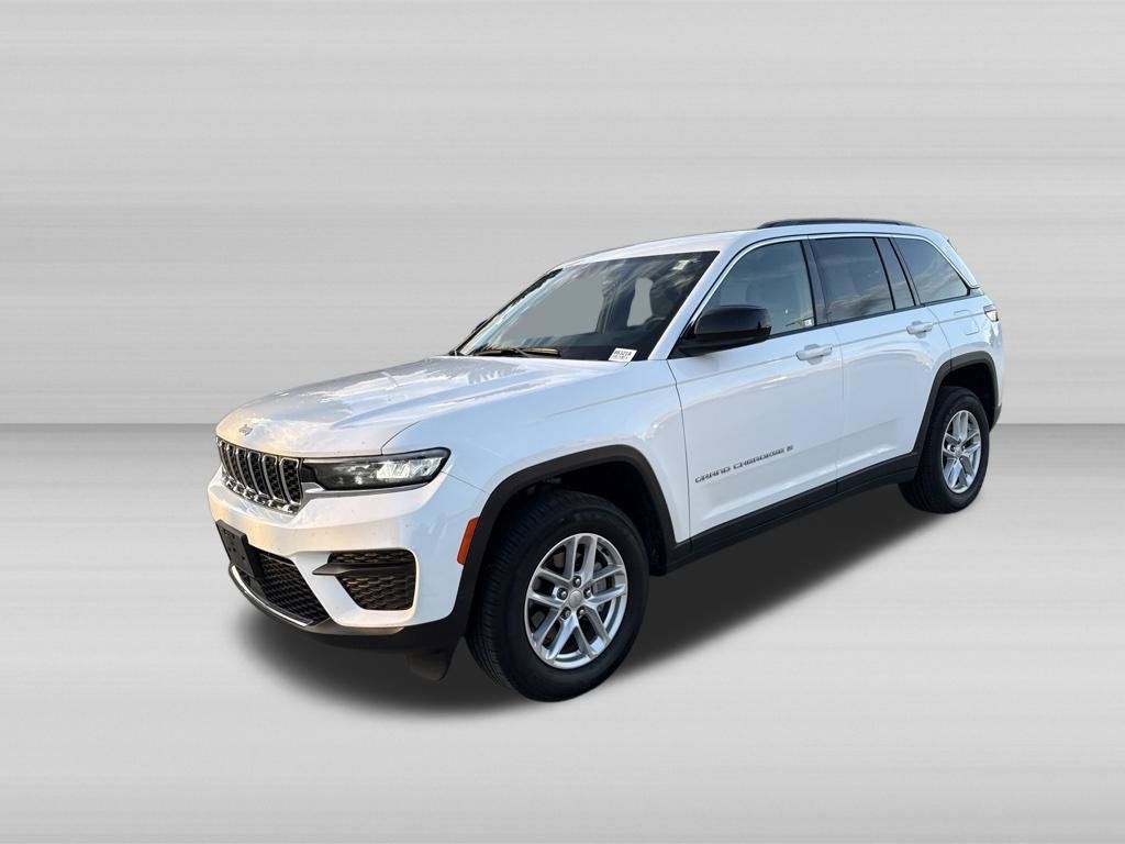 Used 2025 Jeep Grand Cherokee Laredo X w/ Luxury Tech Group I AWD/4WD image 11