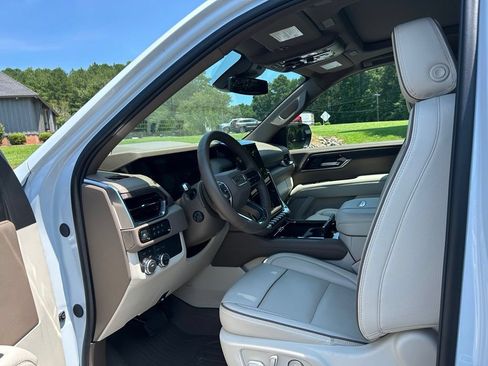Used 2026 GMC Yukon XL Denali w/ Sun & Power Step Package AWD/4WD image 41