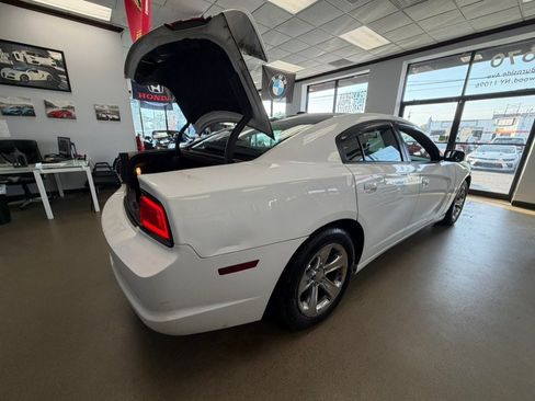 Used 2014 Dodge Charger SE w/ Sport Appearance Group RWD image 14