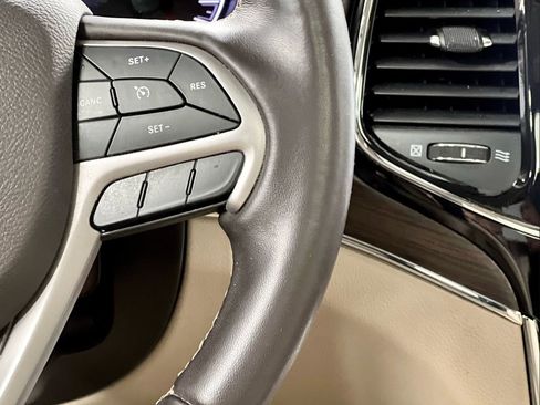 Used 2020 Jeep Grand Cherokee Overland image 27