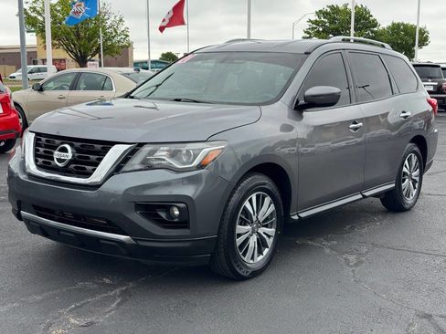 Used 2020 Nissan Pathfinder SV FWD image 9