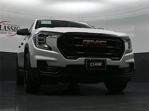 Used 2022 GMC Terrain AT4 w/ Infotainment Package II image 27