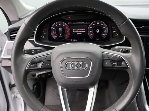 Used 2019 Audi Q8 Prestige w/ Luxury Package AWD/4WD image 32