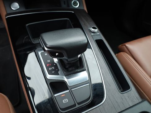 Used 2024 Audi Q5 2.0T Premium Plus image 12