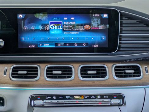 Used 2022 Mercedes-Benz GLS 450 4MATIC image 19