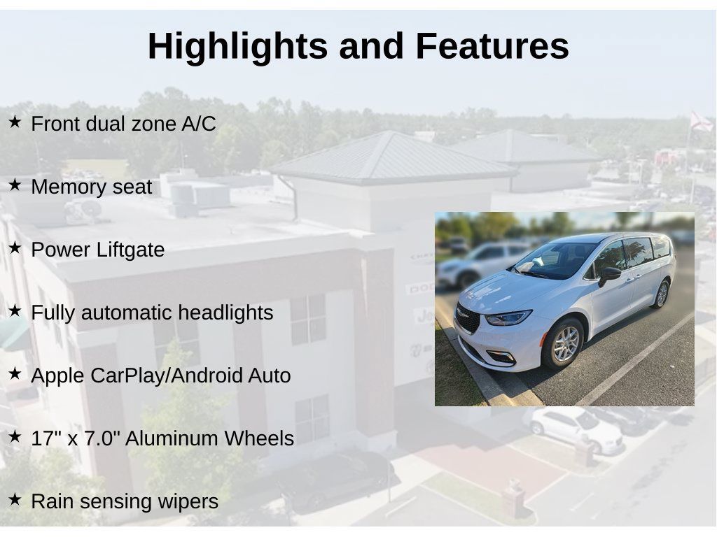 Used 2024 Chrysler Pacifica Touring-L FWD image 2