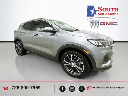 Used 2022 Buick Encore GX Essence FWD image 1