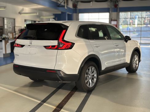 Used 2023 Honda CR-V EX-L image 5