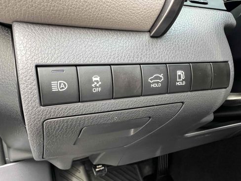 Used 2021 Toyota Camry LE image 37