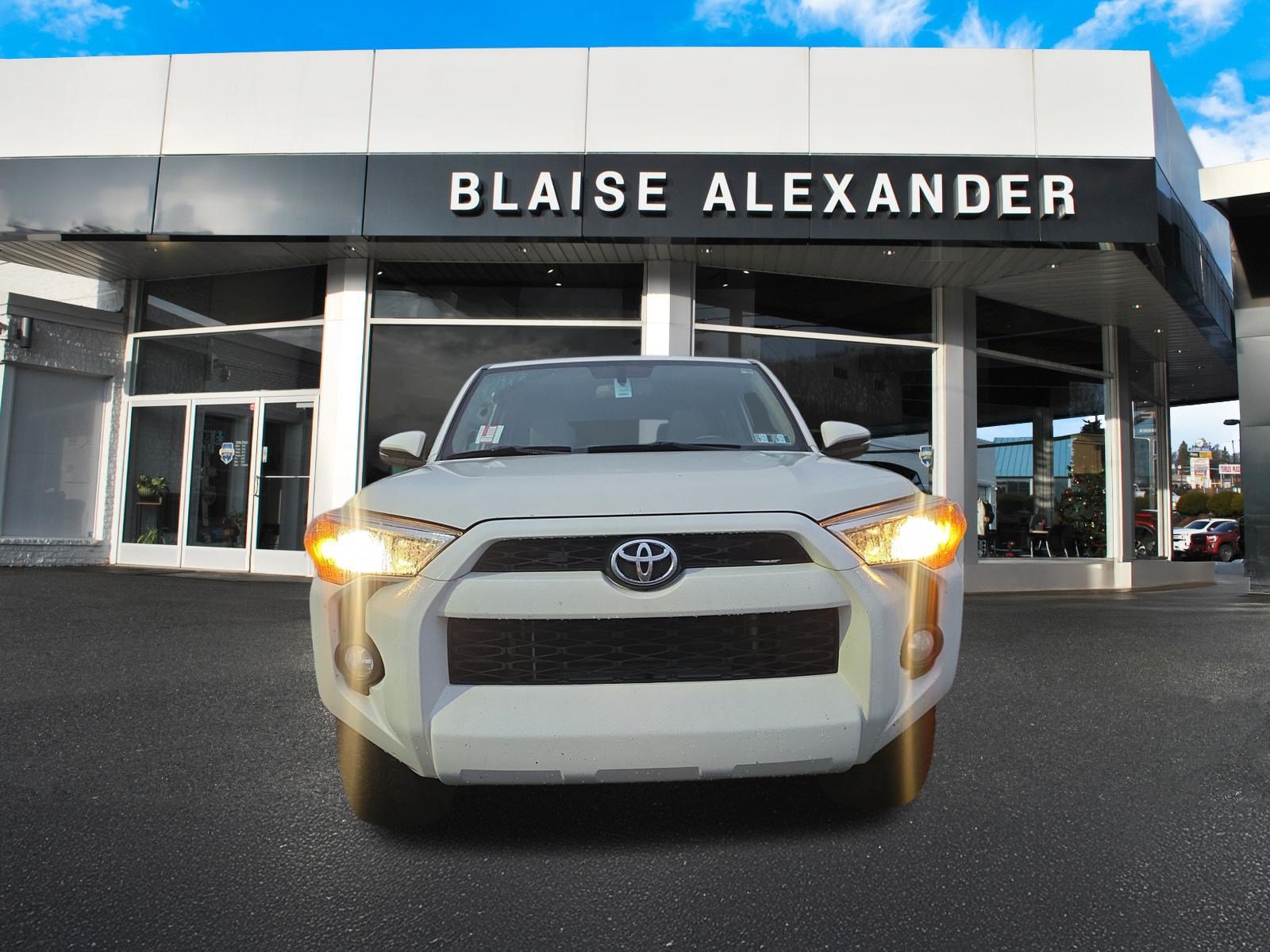 Used 2018 Toyota 4Runner SR5 Premium AWD/4WD image 10