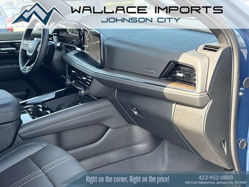 Used 2025 Chevrolet Suburban High Country w/ Sun And Tow Package AWD/4WD image 39