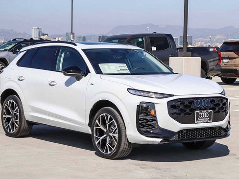 New 2026 Audi Q3 quattro 2.0T image 3
