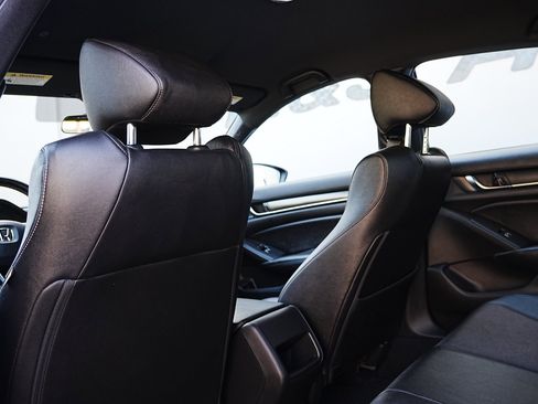 Used 2019 Honda Accord Sport image 12