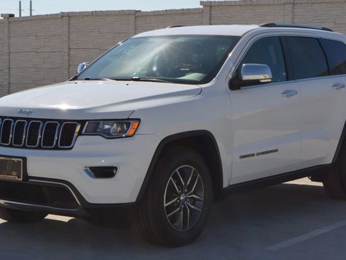 Used 2018 Jeep Grand Cherokee Limited RWD image 2