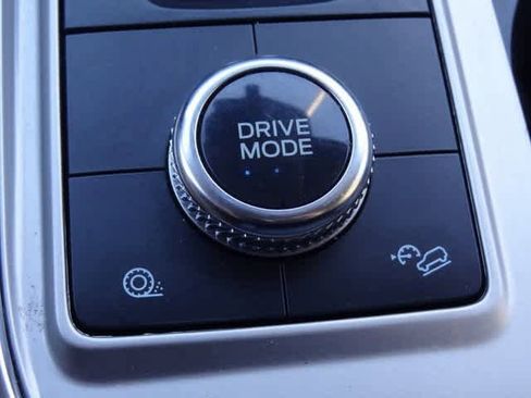 Certified 2022 Ford Explorer XLT w/ Equipment Group 202A image 38