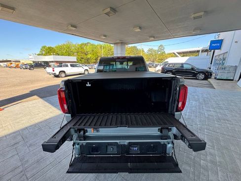 Used 2025 GMC Sierra 1500 Denali Ultimate image 9
