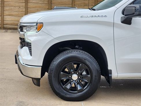 Used 2024 Chevrolet Silverado 1500 LT RWD image 16