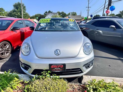 Used 2013 Volkswagen Beetle 2.0T FWD image 2