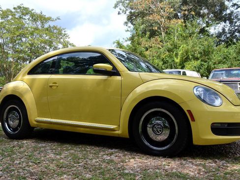 Used 2012 Volkswagen Beetle 2.5 FWD image 4