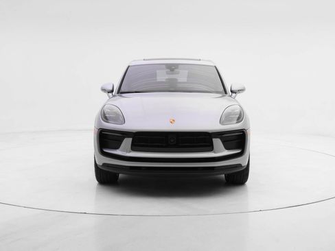 Certified 2024 Porsche Macan image 10