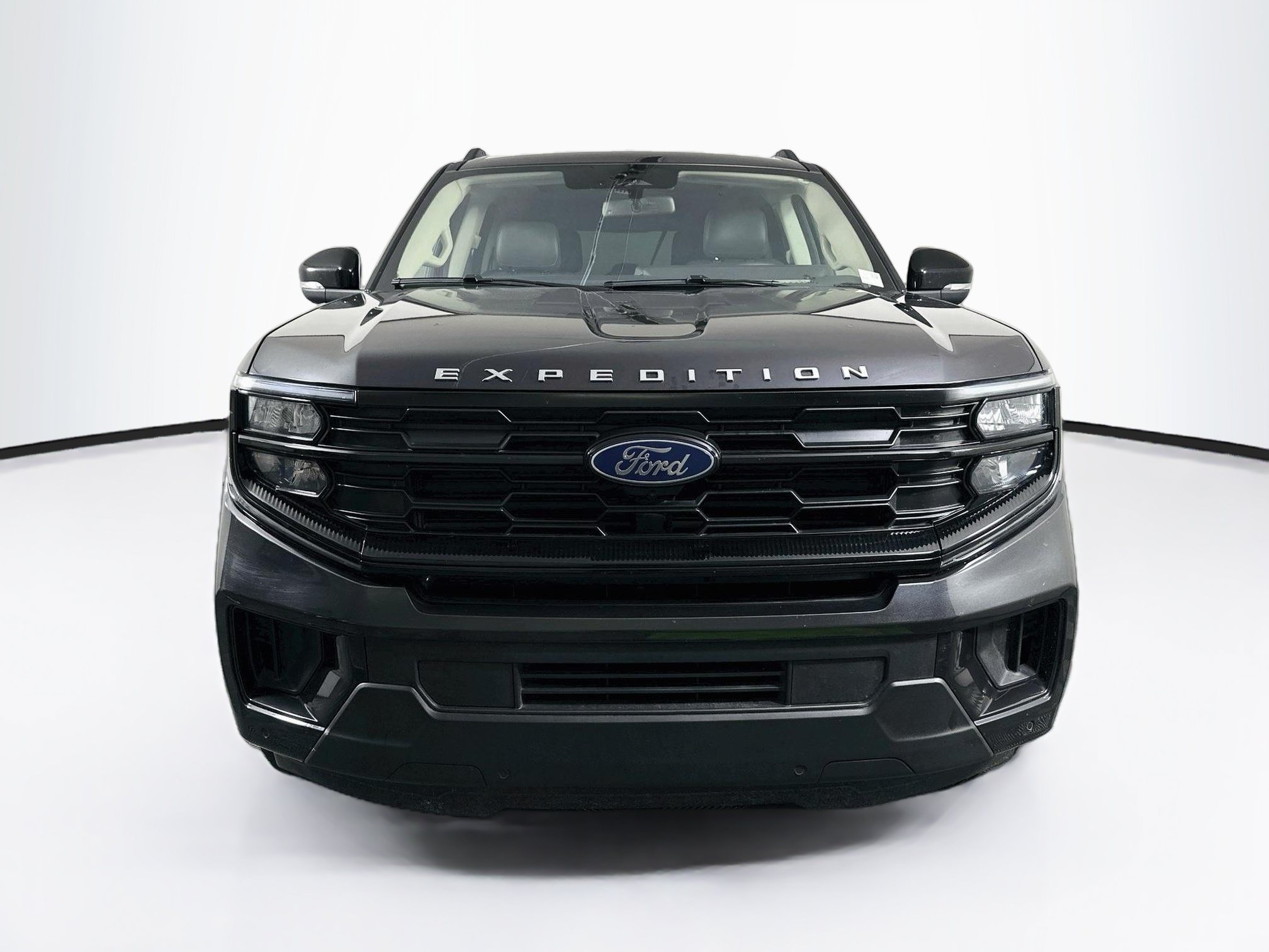 Used 2025 Ford Expedition Active AWD/4WD image 2