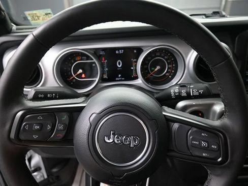 Used 2023 Jeep Wrangler Unlimited Sport w/ Sun And Sound Package AWD/4WD image 19