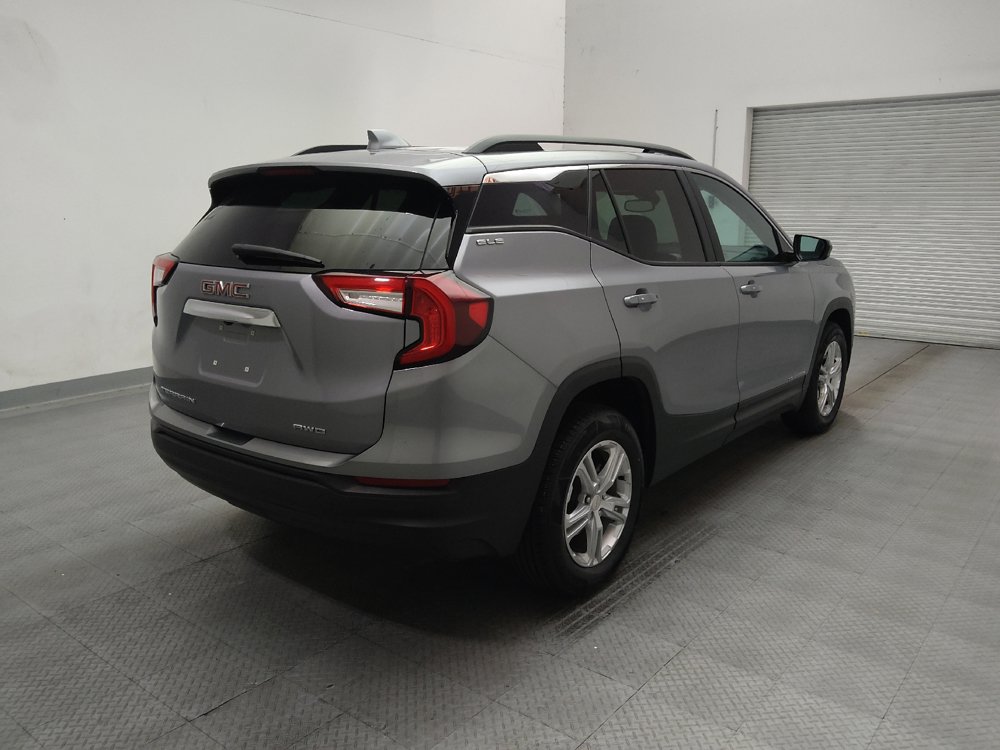 Used 2024 GMC Terrain SLE w/ Driver Convenience Package AWD/4WD image 9