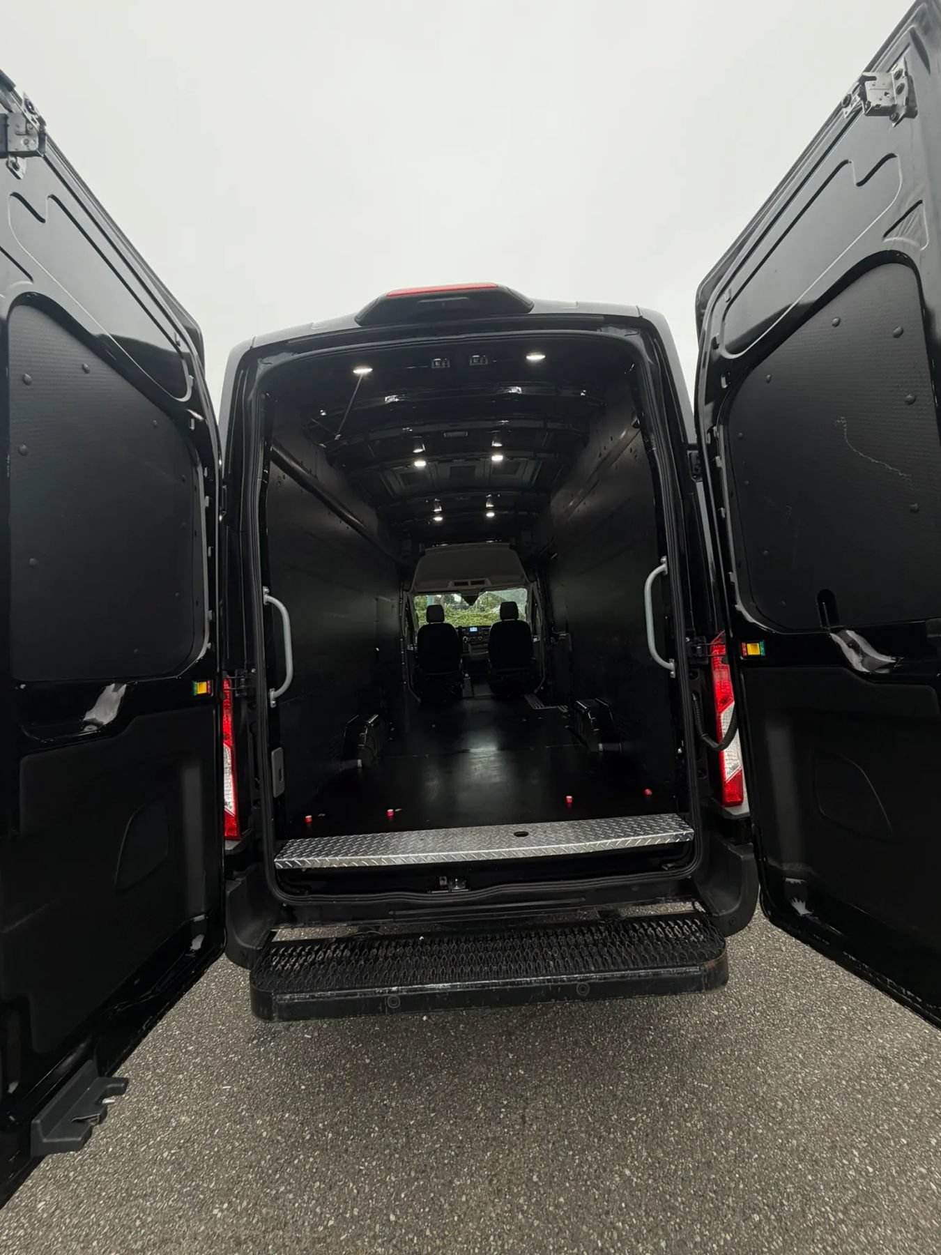 Used 2020 Ford Transit 250 148 High Roof Extended w/ Load Area Protection Package RWD image 11