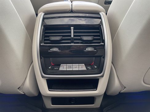 Used 2020 BMW X5 M50i w/ Executive Package AWD/4WD image 39