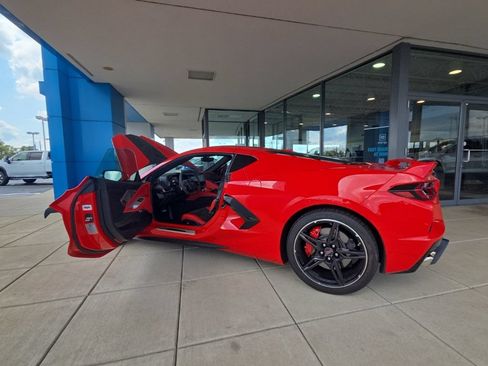 Used 2022 Chevrolet Corvette Stingray Preferred Cpe w/ Z51 Performance Package RWD image 10