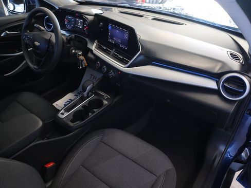 Used 2024 Chevrolet Trax LS w/ LS Convenience Package image 43