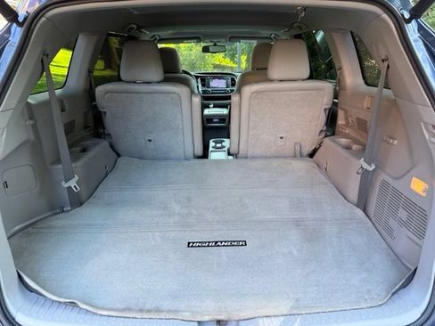 Used 2016 Toyota Highlander Limited AWD/4WD image 26