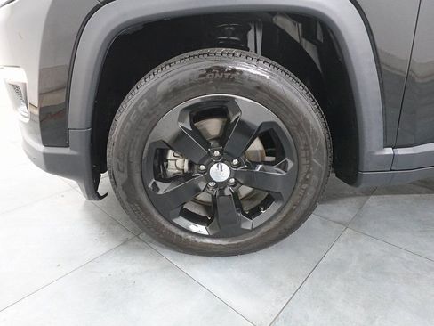 Used 2019 Jeep Compass Latitude image 27